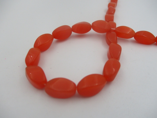 Cats Eye Oval Twist Orange 16x8mm +/-25Pcs